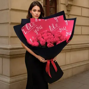 Огромный букет малиновых роз